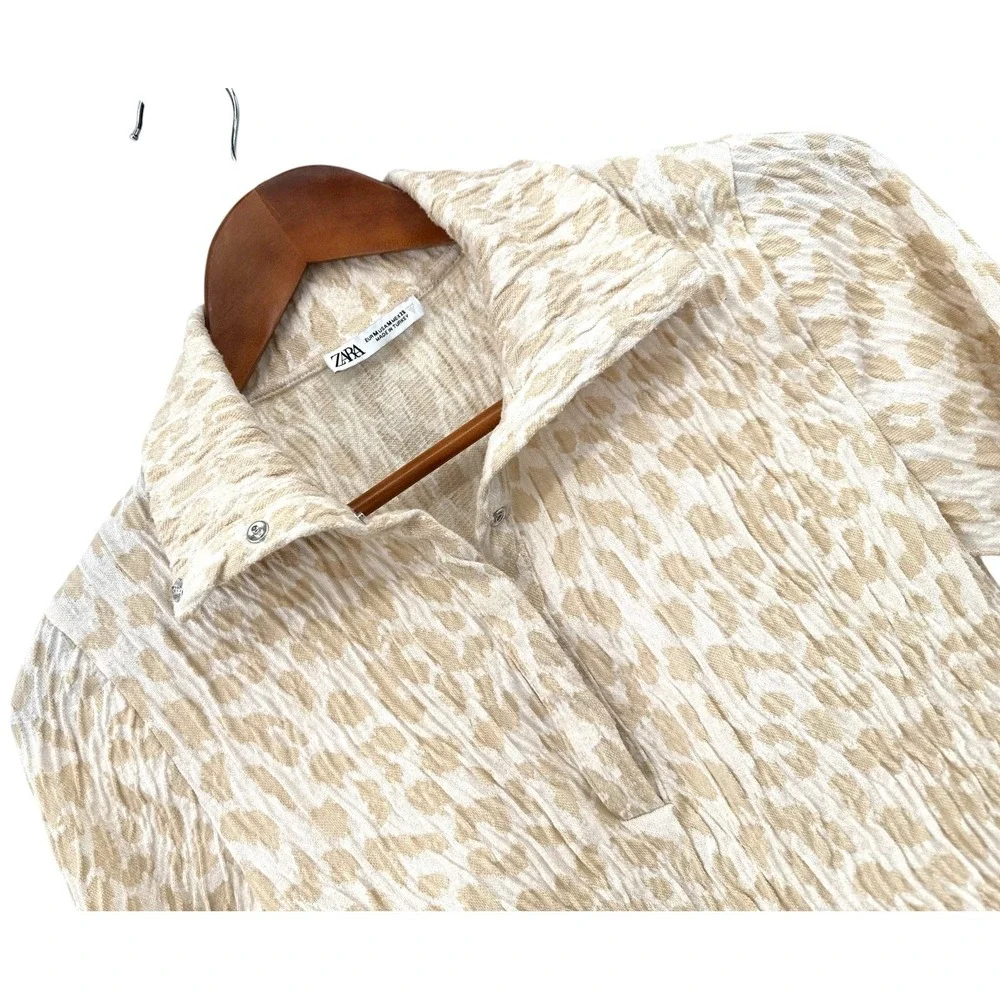 Zara Animal Print Crinkle Blouse Beige & White Long Sleeve Snap Collar Medium